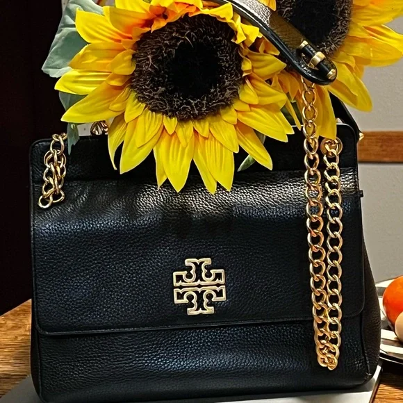 🌹💯% AUTHENTIC Tory Burch Leather Shoulder Bag.                       
🌹NWT - Picture 3 of 11